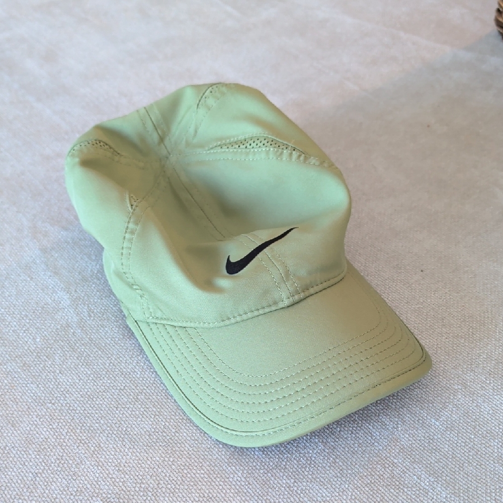 Nike Dri-FIT Olive Cap